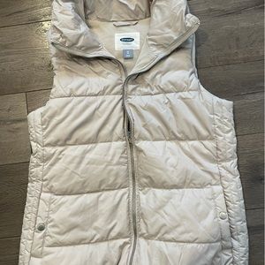 Old Navy Women’s Biege Puffer Vest